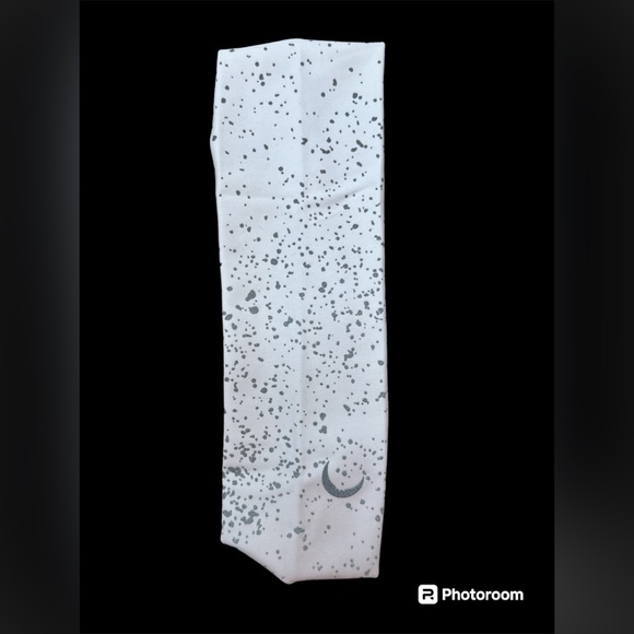 ZYIA White Reflective Light n Tight Headband 676 NWT - Picture 7 of 13